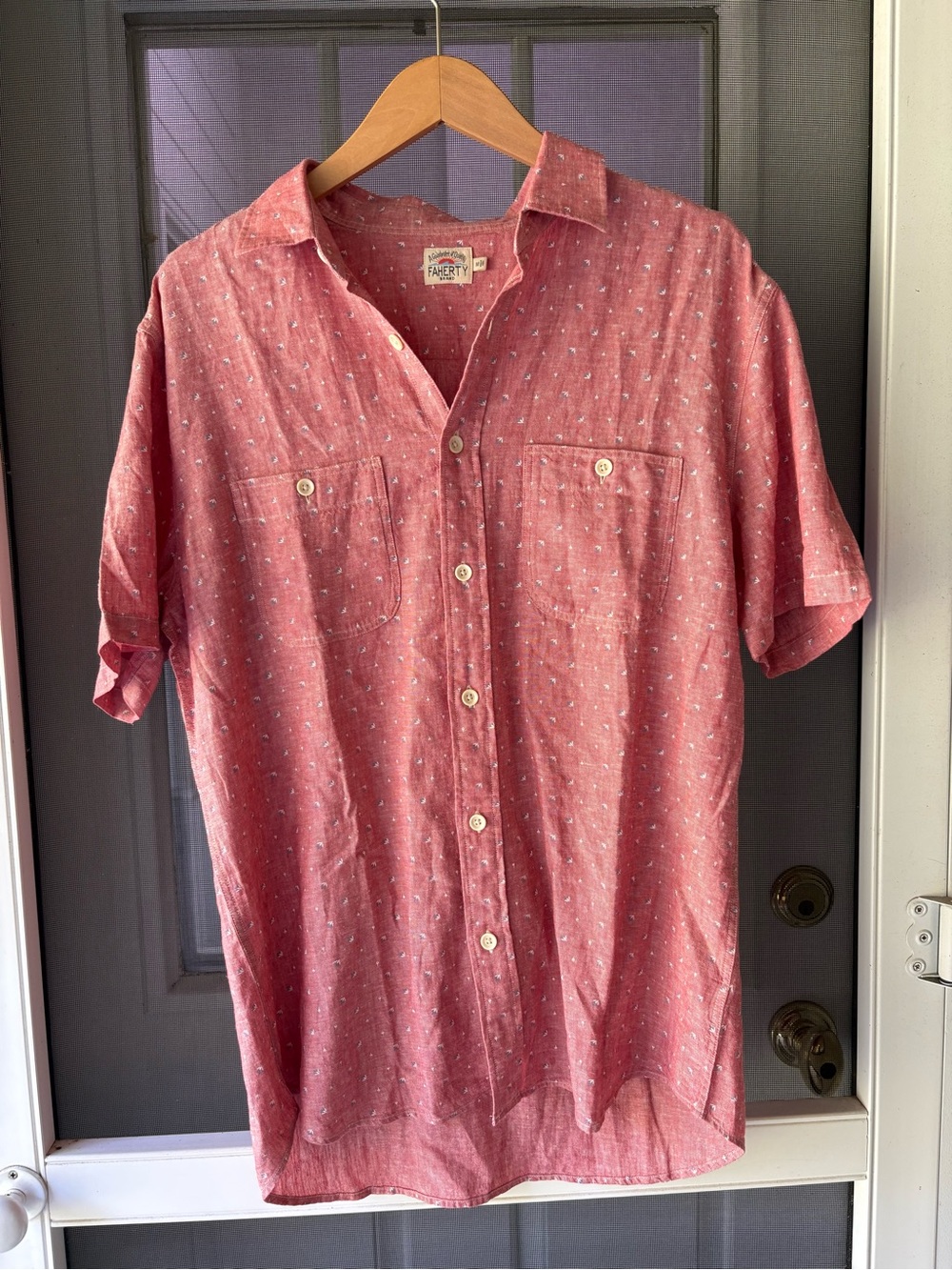 Faherty Short-Sleeve Button-Up Shirt in Coral with Subtle Dot Print